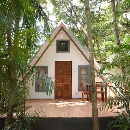 Temple Garden Seaside Cottages Palolem Exterior photo
